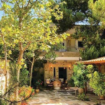 Amazing Home In Artemida With Kitchen Exterior foto