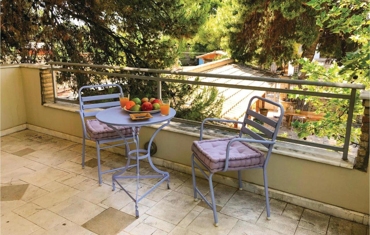 Amazing Home In Artemida With Kitchen Exterior foto